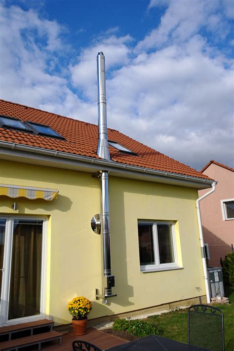 Grilovací komín na podpaľovanie uhlia