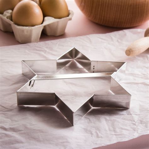 Vykrajovanie tvarohových hviezdičiek