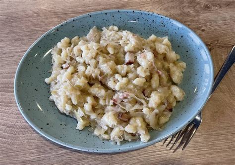 Tradičné slovenské jedlo s kyslou kapustou