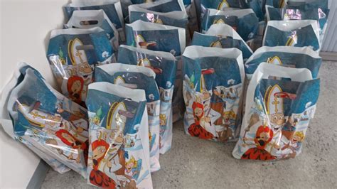 Ilustrácia rôznych obalov na mikulášske balíčky