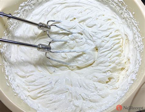 Zloženie ingrediencií na mascarpone krém