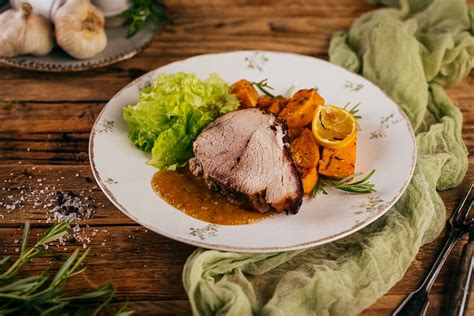 Servírované pečené bravčové pliecko