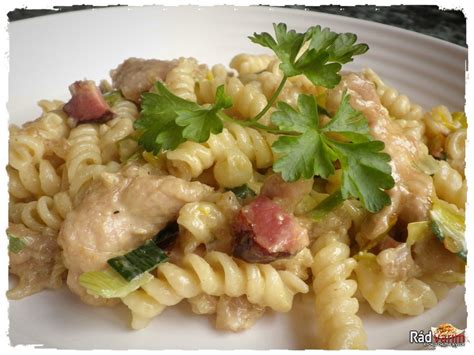 Cestoviny s kuracím mäsom a krémovou omáčkou