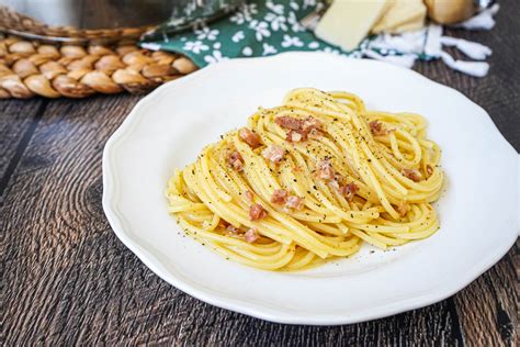 servírovanie carbonara