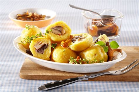 Naplnené zemiakové knedličky