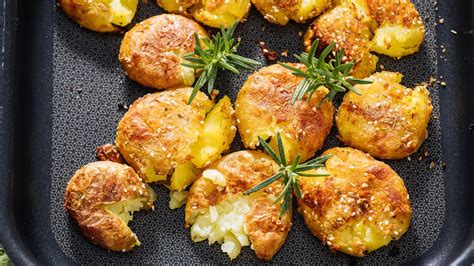 Ilustračná fotografia pečených zemiakov