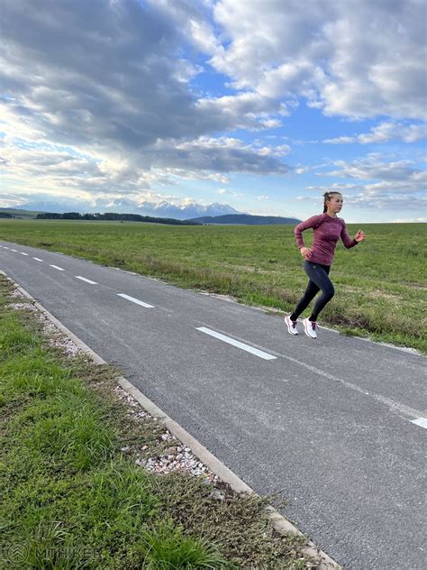 Schéma správnej techniky obaľovania a vyprážania rezňa