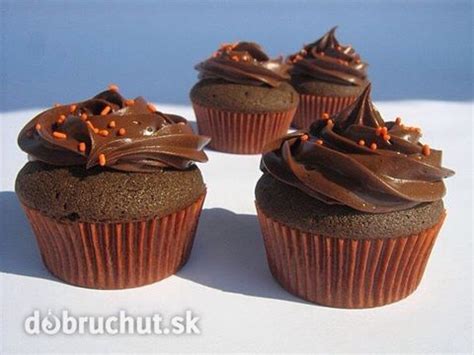 Štýlové zdobenie cupcakes čokoládovým krémom