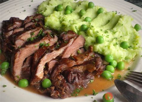 Hráškové pyré v miske