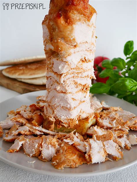 Hotový domáci kebab pripravený na servírovanie