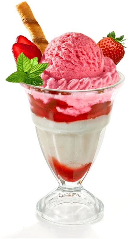 Klasický zmrzlinový pohár s čerešňou a šľahačkou