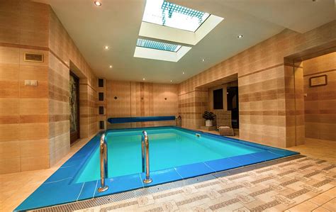 Interiér wellness centra s bazénmi v Trenčianskych Tepliciach