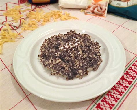 Recept na rezance s makom a slivkami