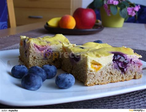 Ovocný bezlepkový koláč