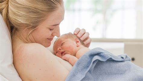 kontakt koža na kožu medzi matkou a dieťaťom