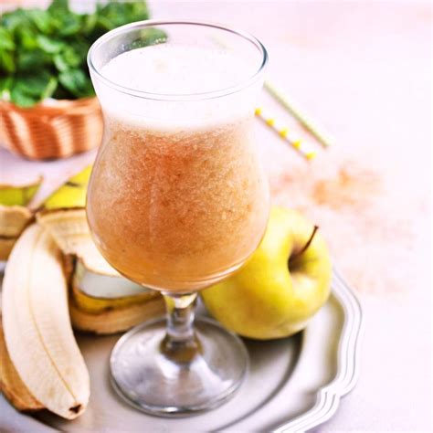 Jablkovo-banánové smoothie v mixéri