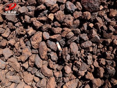 Informatívna tabuľka s rôznymi typmi oceľových dymovodov