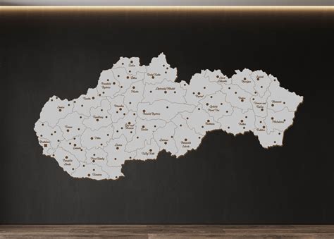 Infografika s mapou Slovenska a označenými mestami s denným menu