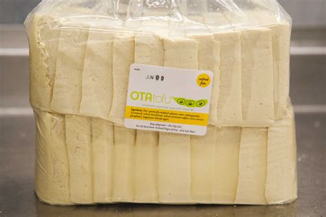Tofu pripravené na miešanie s ostatnými ingredienciami