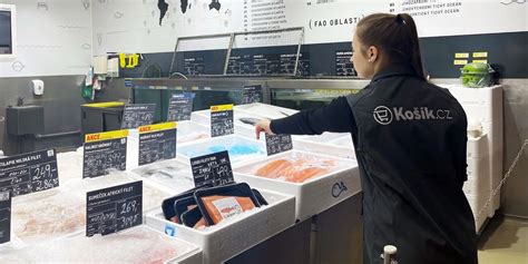 Ilustrácia výberu kvalitného čerstvého lososa