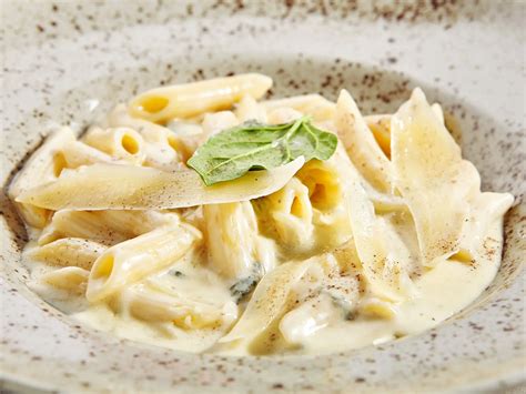 syrová omáčka v panvici