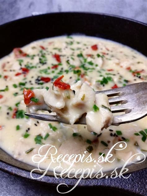 servírované kuracie prsia v syrovej omáčke