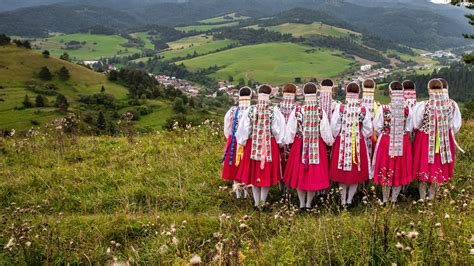 Personál v krojoch