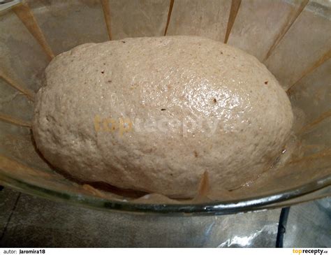 Ilustrácia procesu oživenia sušeného kvásku