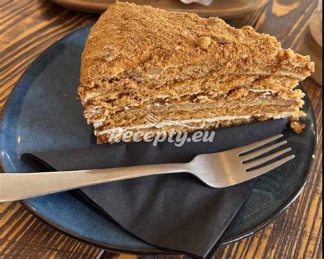Bezlepkový medovník