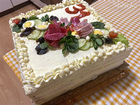 Hotová zdobená slaná torta