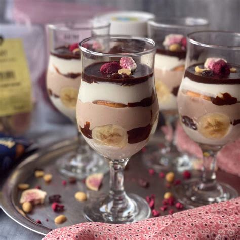 Vrstvený dezert v pohári