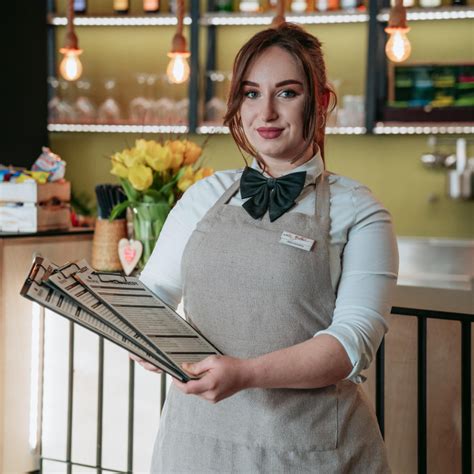 Čašník obsluhujúci hostí