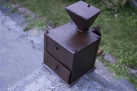 Zostavený železný drak z plechu