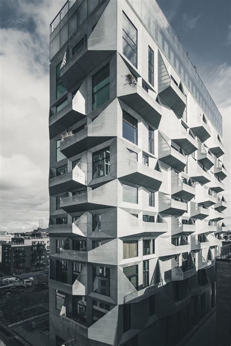 Konštrukcia atiky modernej budovy