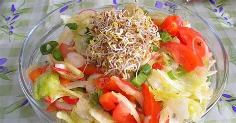 Šalát s klíčkami lucerny