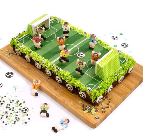 Futbalové ihrisko ako torta