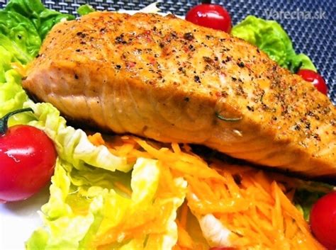 Čerstvý losos na panvici