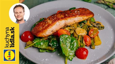 Losos so špenátom a paradajkami