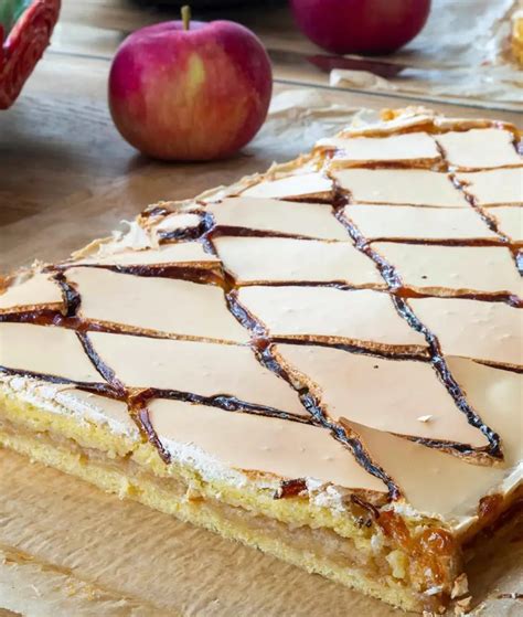 Vrstvenie jablkového koláča