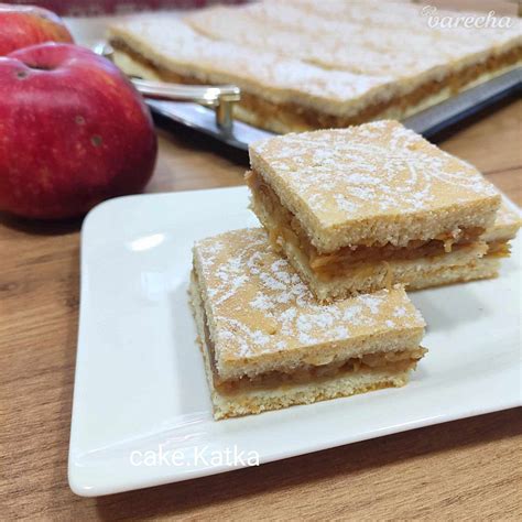 Hotové vanilkové jablkové rezy