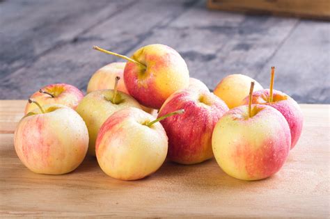 Rozličné druhy jabĺk