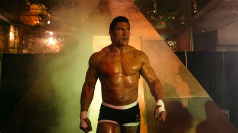 Dwayne Johnson ako Mark Kerr vo filme The Smashing Machine