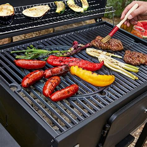 Grilovanie pstruha na drevenom uhlí