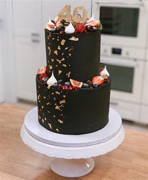 Dekorácia torty jedlým zlatom