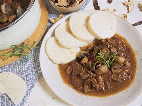 Hovädzia pečienka burgundská s knedľou