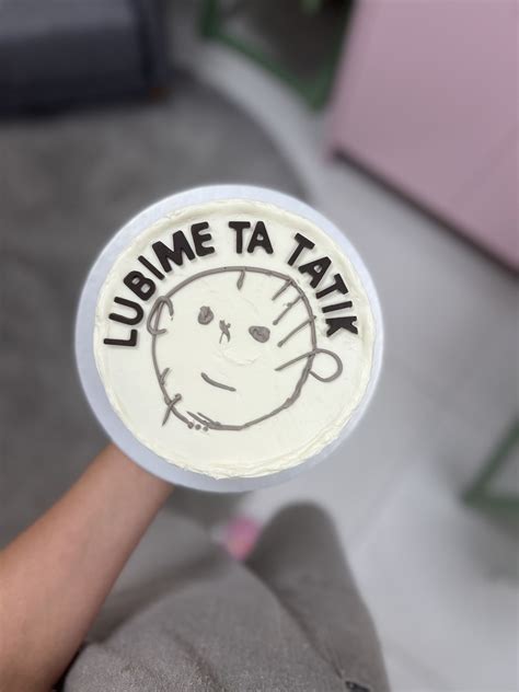 Detail tlače na jedlom papieri