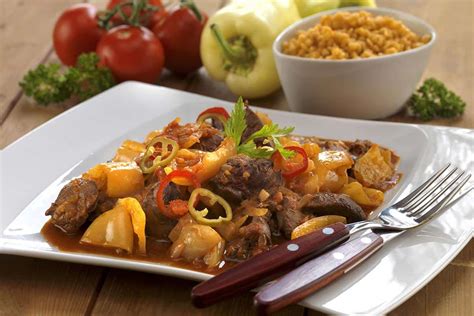 Chalupársky hrniec s pečienkou a zeleninou