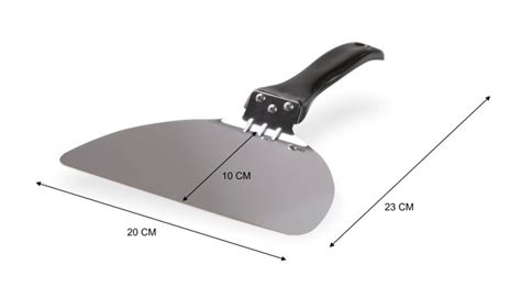 Detail lopatky na pizzu s hliníkovou rukoväťou