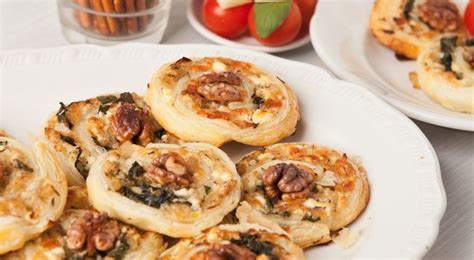 Ilustračná fotografia slaných batôžkov so syrom a špenátom