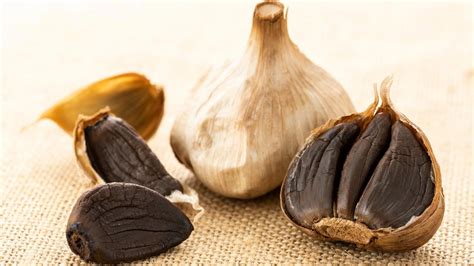 Ilustračná fotografia čierneho cesnaku